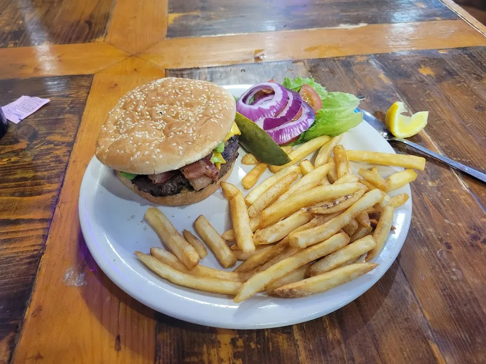 Cheeseburger with Fries